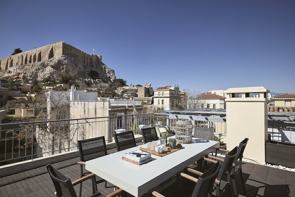 Фото Plaka's Villa with Breathtaking Acropolis View