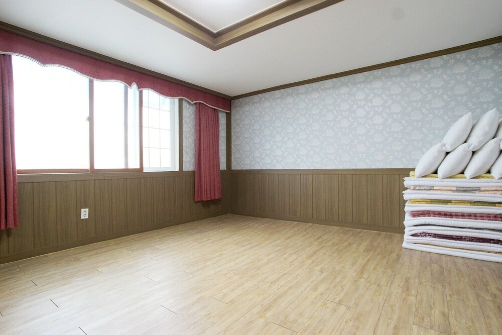 Фото Ulleung Hwangje Hotel