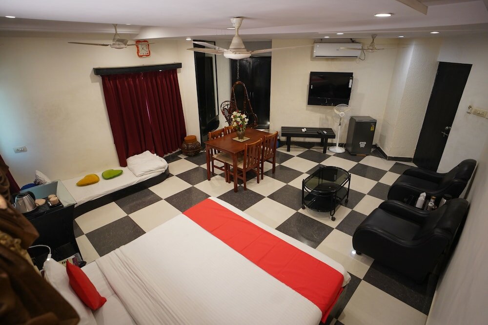 Фото Hotel Gokul