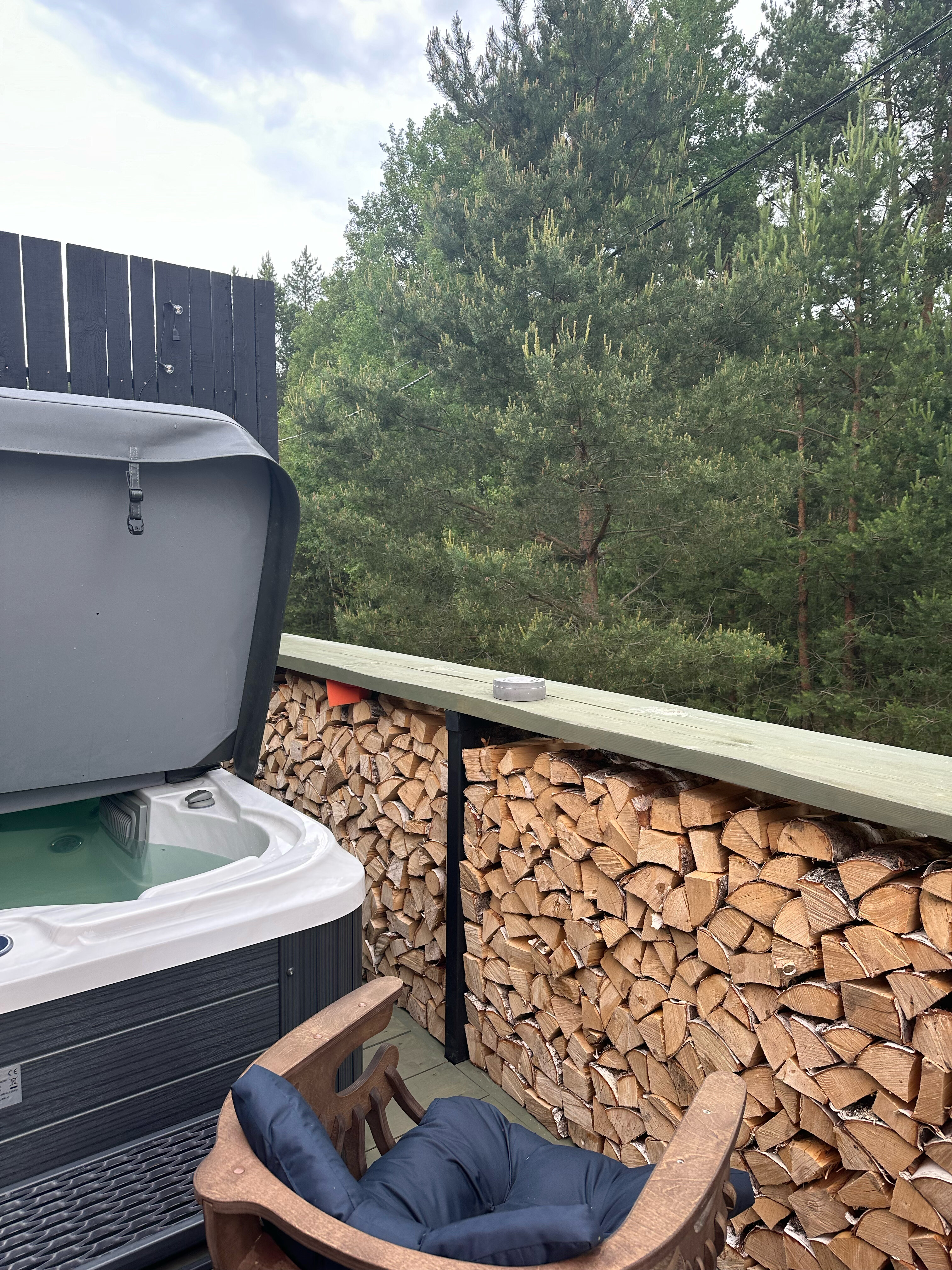 Фото А в лесу