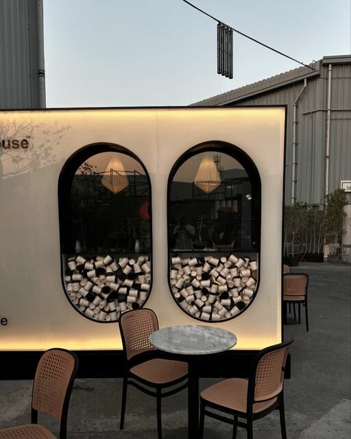 Coffee shop Local Coffee House, Dubai, photo