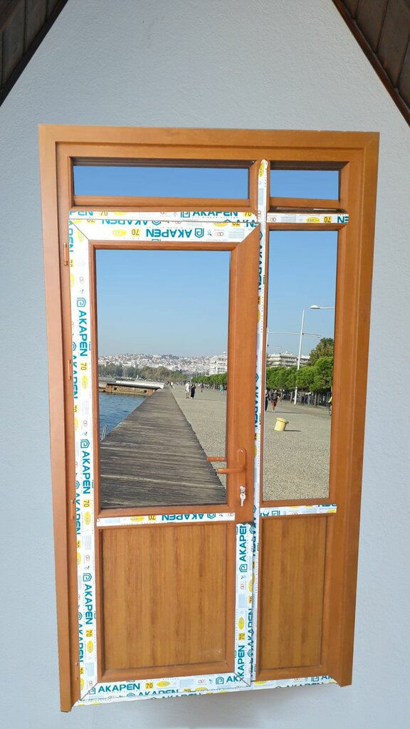 Windows  Dostpen, Istanbul, photo