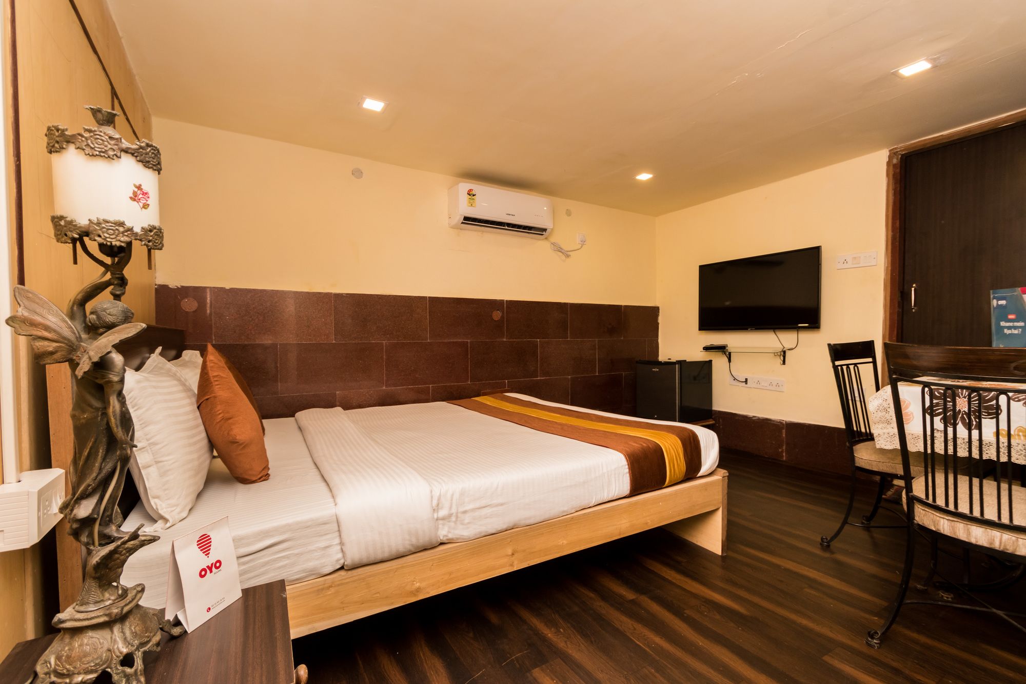 Фото Oyo 5048 Church View