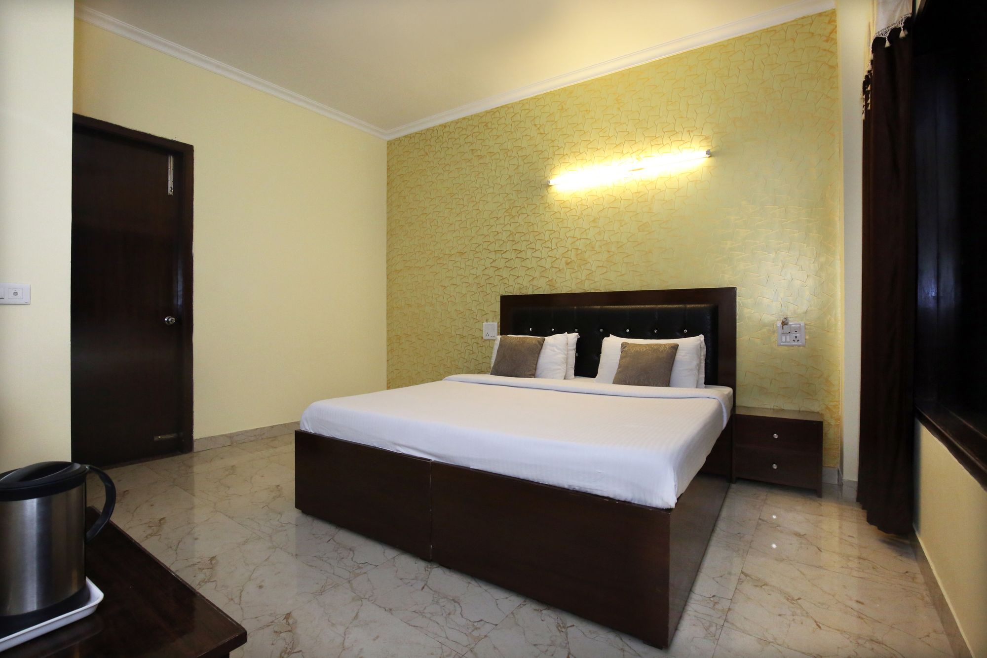 Фото Oyo 7724 Hotel Kohinoor City