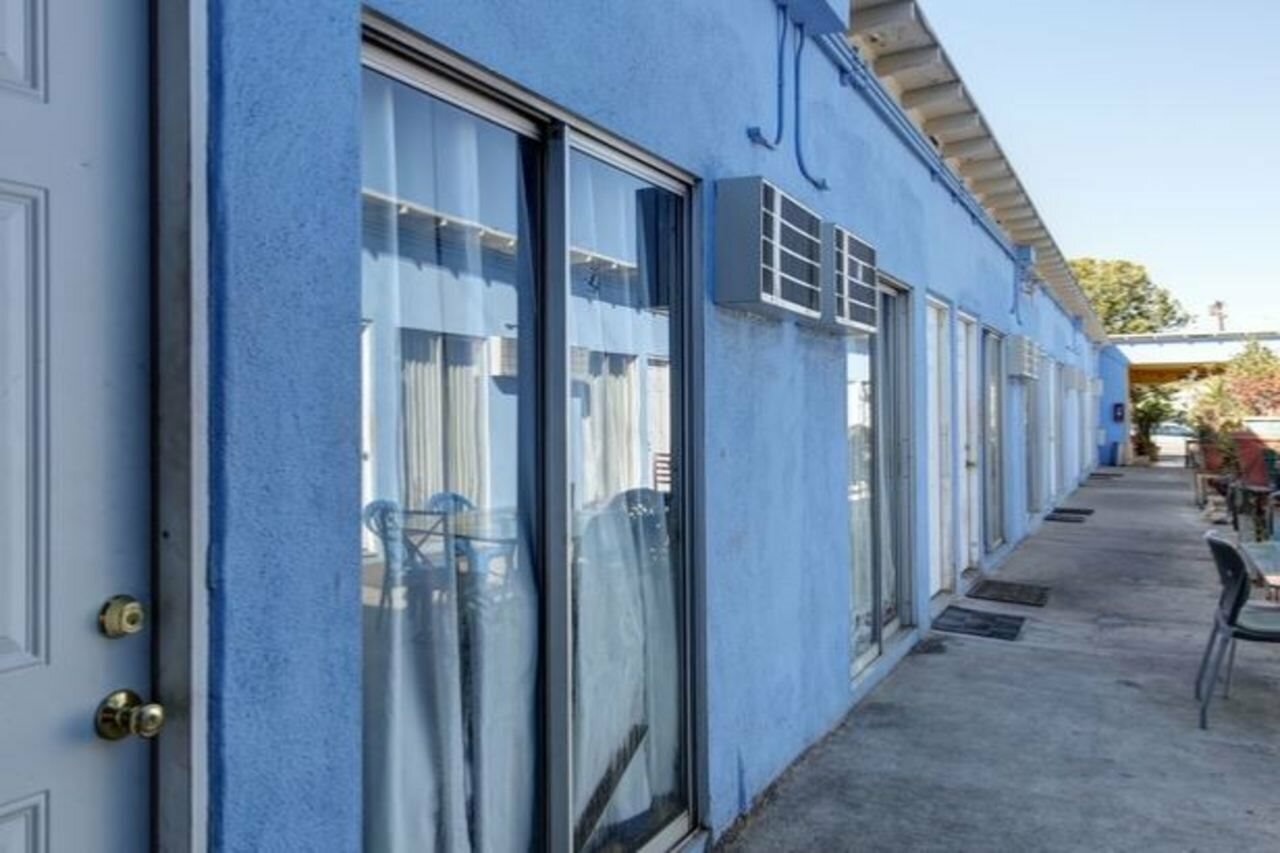 Фото Pavilions Motel