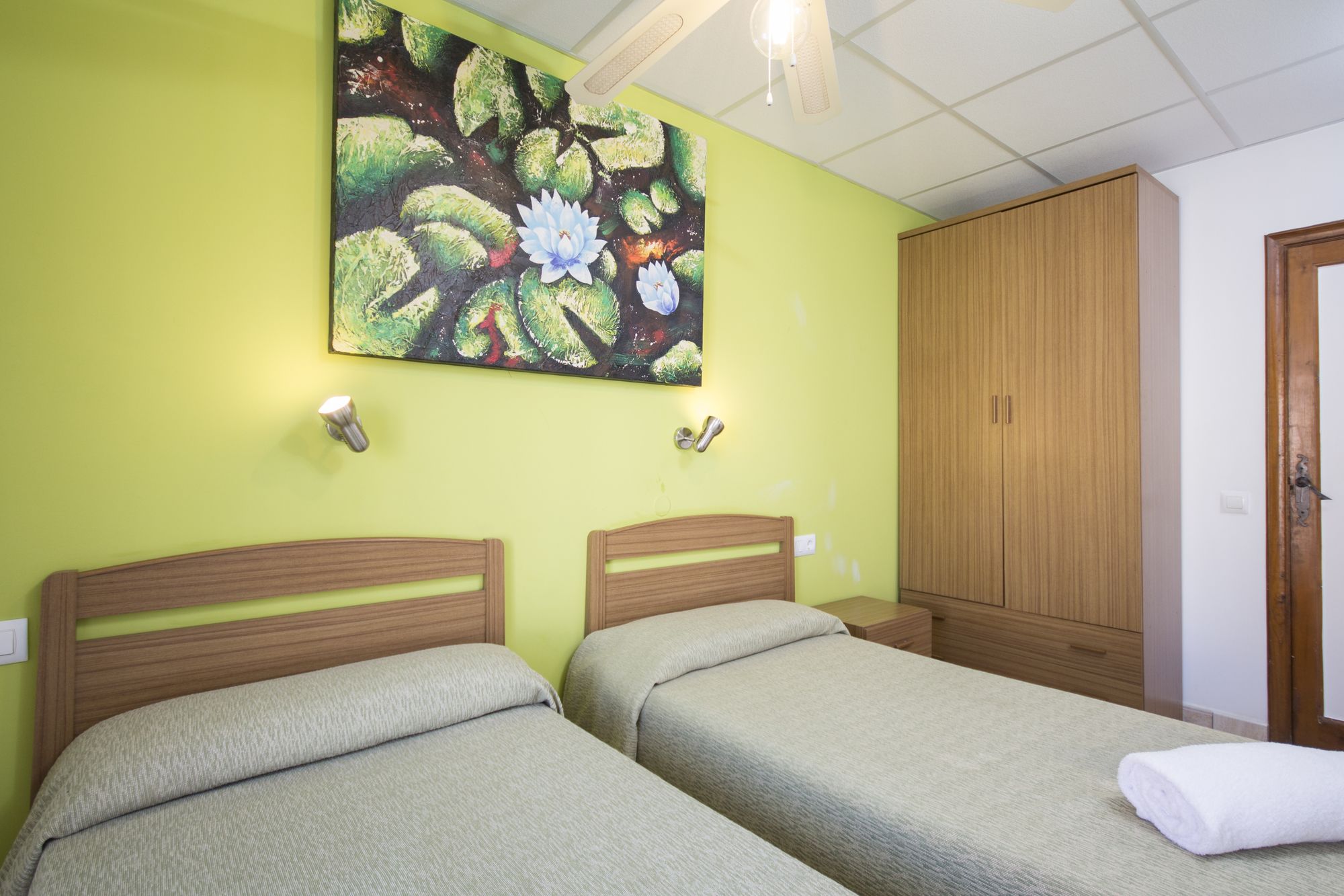 Фото Hostal Forum Tarragona