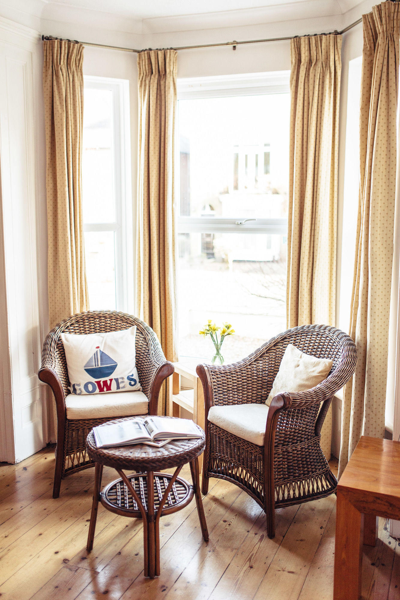 Фото The Caledon