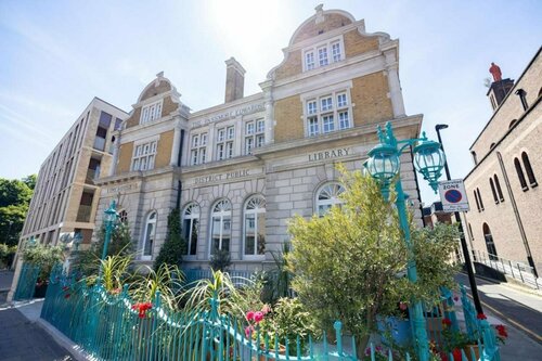 Гостиница Limehouse Library Hotel в Лондоне