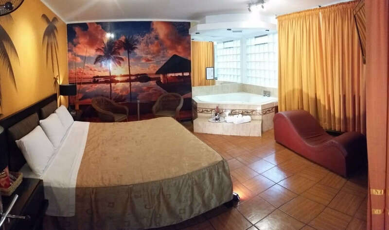 Гостиница Hollywood Suites San Miguel
