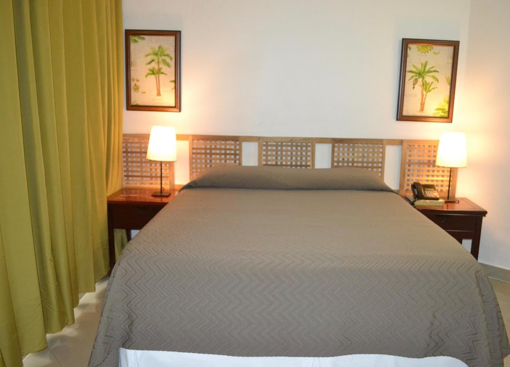 Фото Aparta Hotel Plaza del Sol