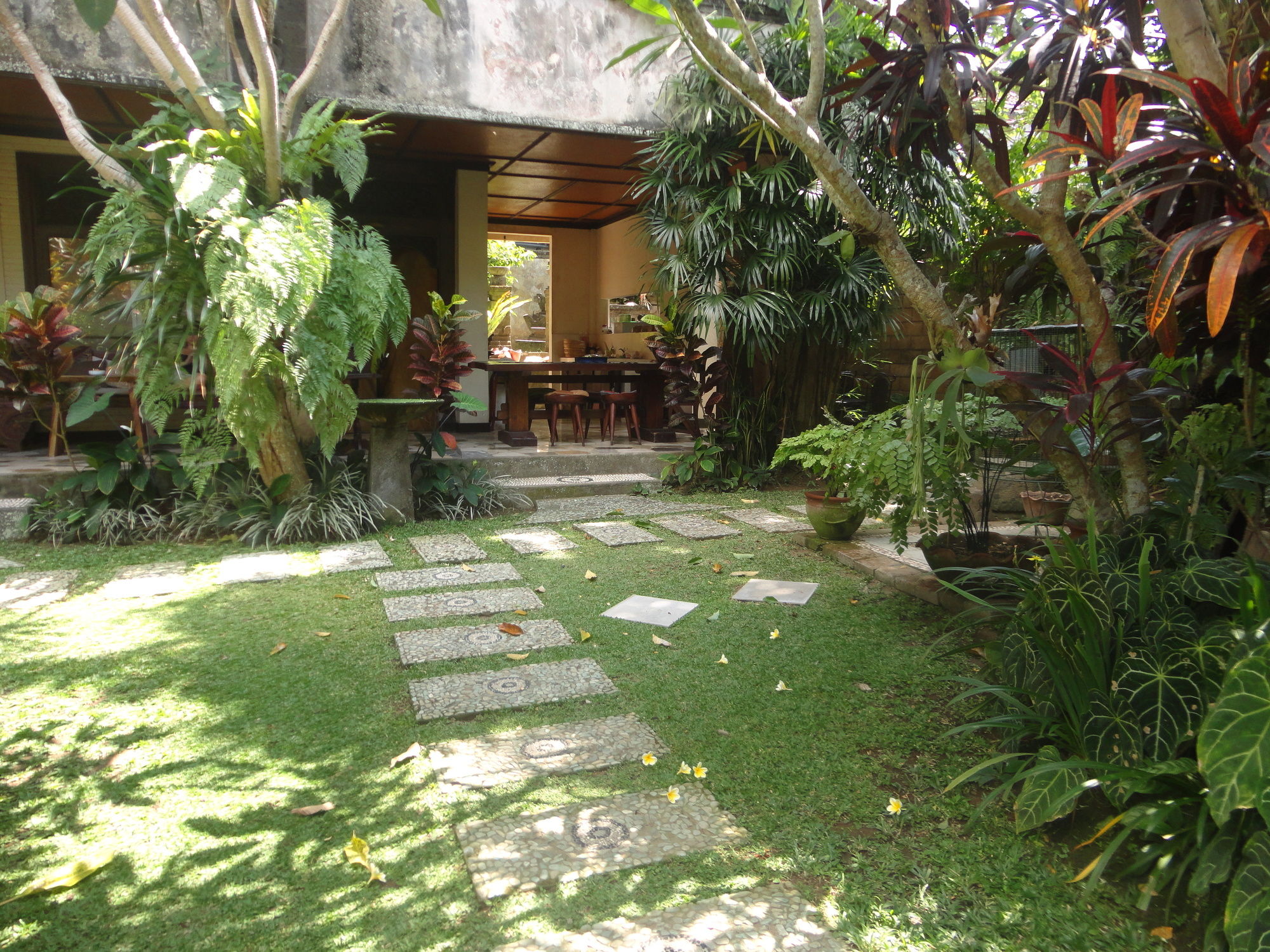 Фото Puri Cantik Bungalow