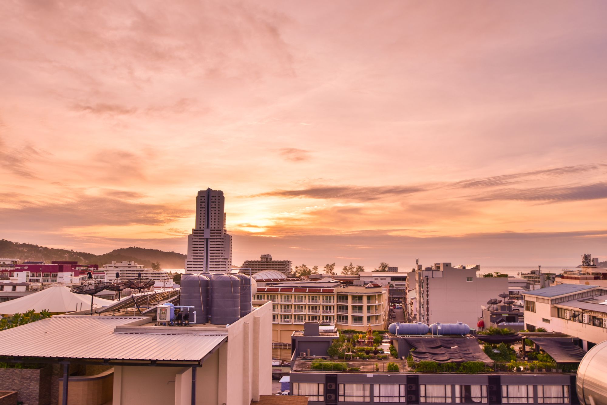 Фото Patong Buri Resort