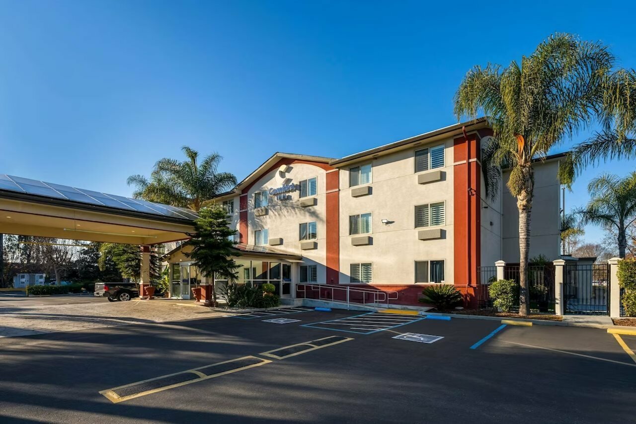 Фото Comfort Inn Gilroy