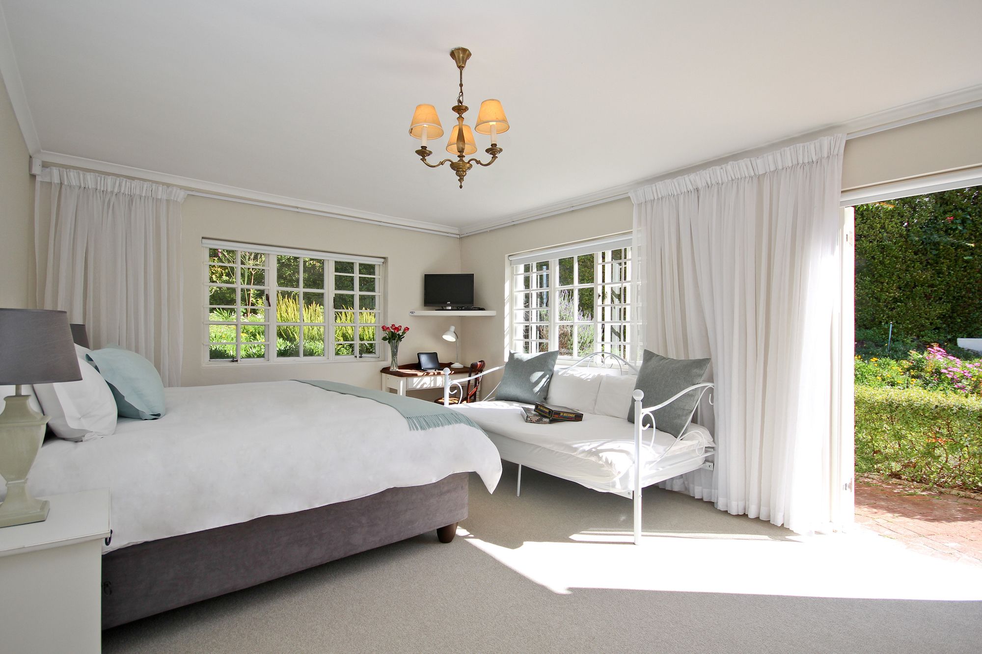 Фото Beluga of Constantia Guest House