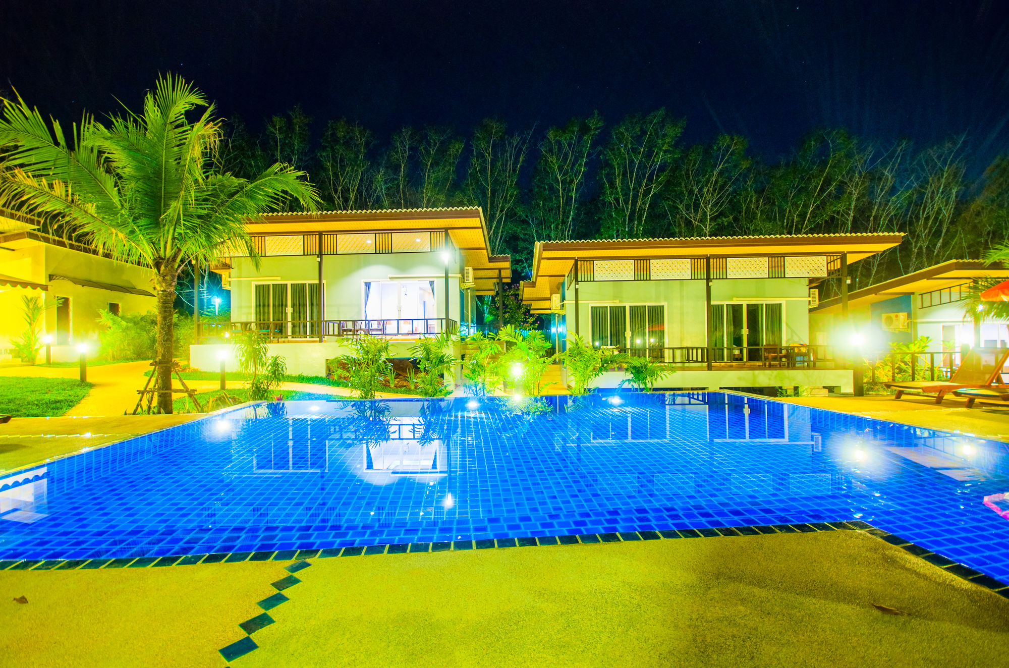 Фото Chomphu Resort