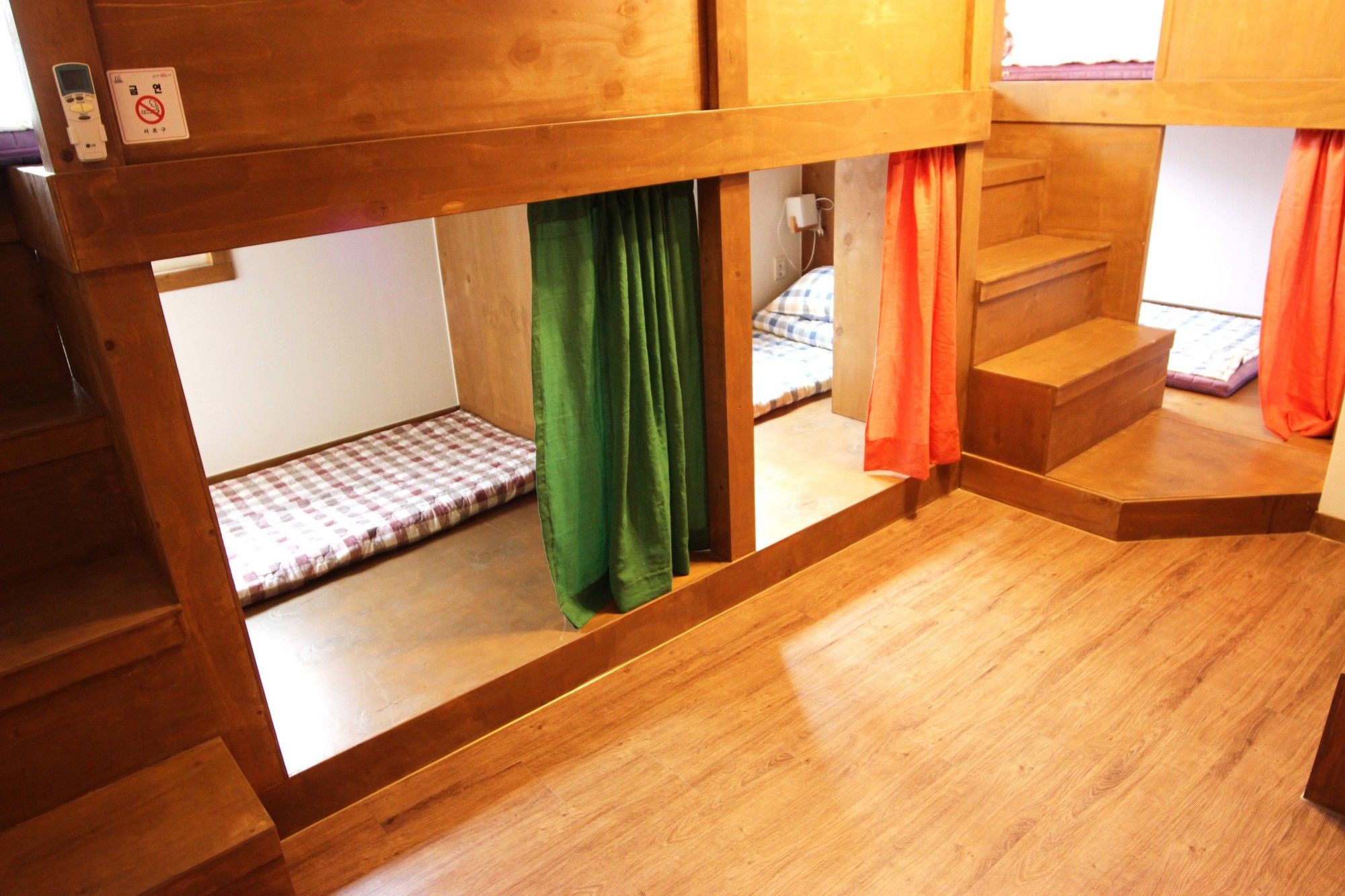 Фото Urban Art Stay - Hostel