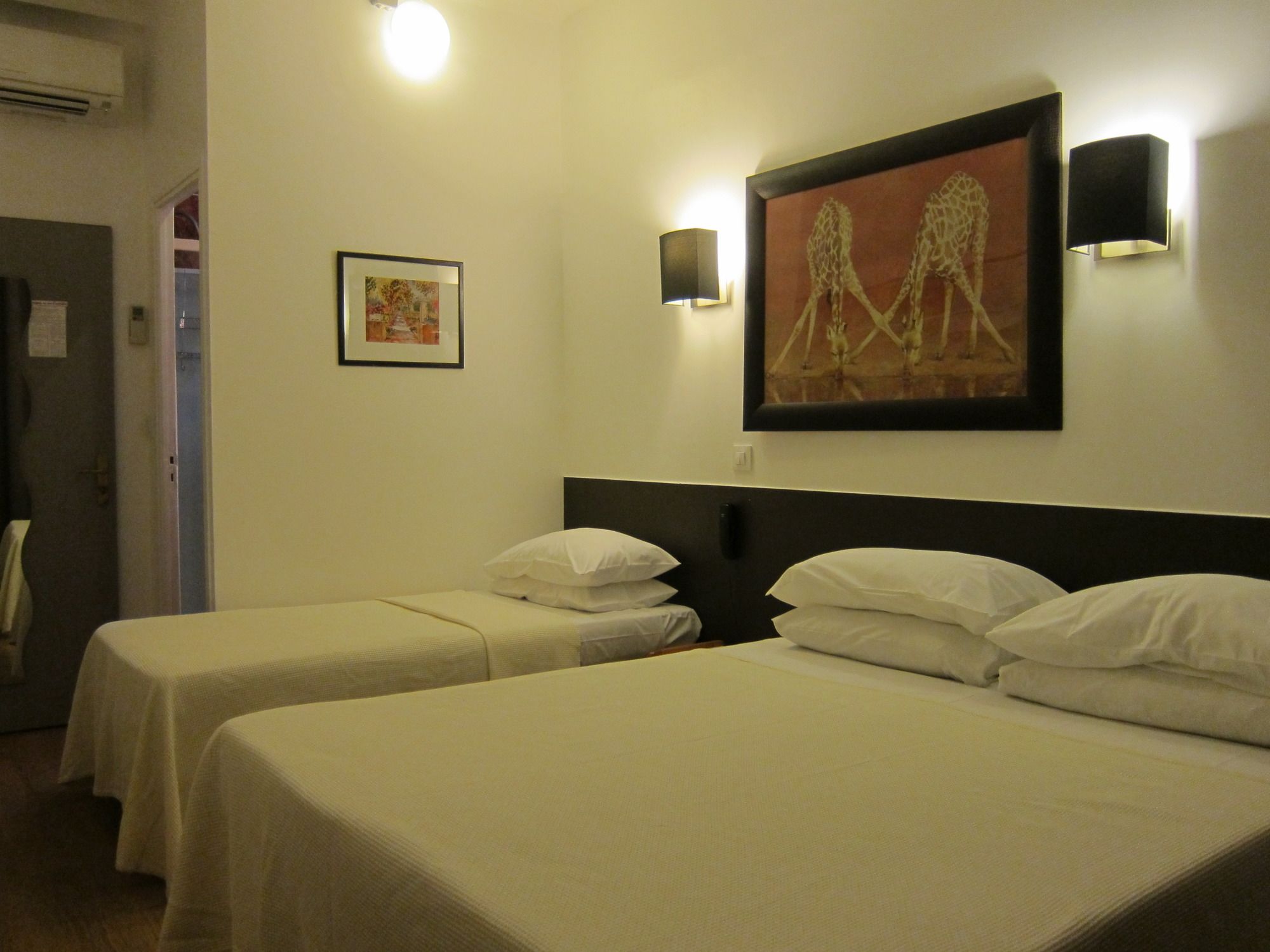 Фото Brit Hotel Colbert Juan les Pins