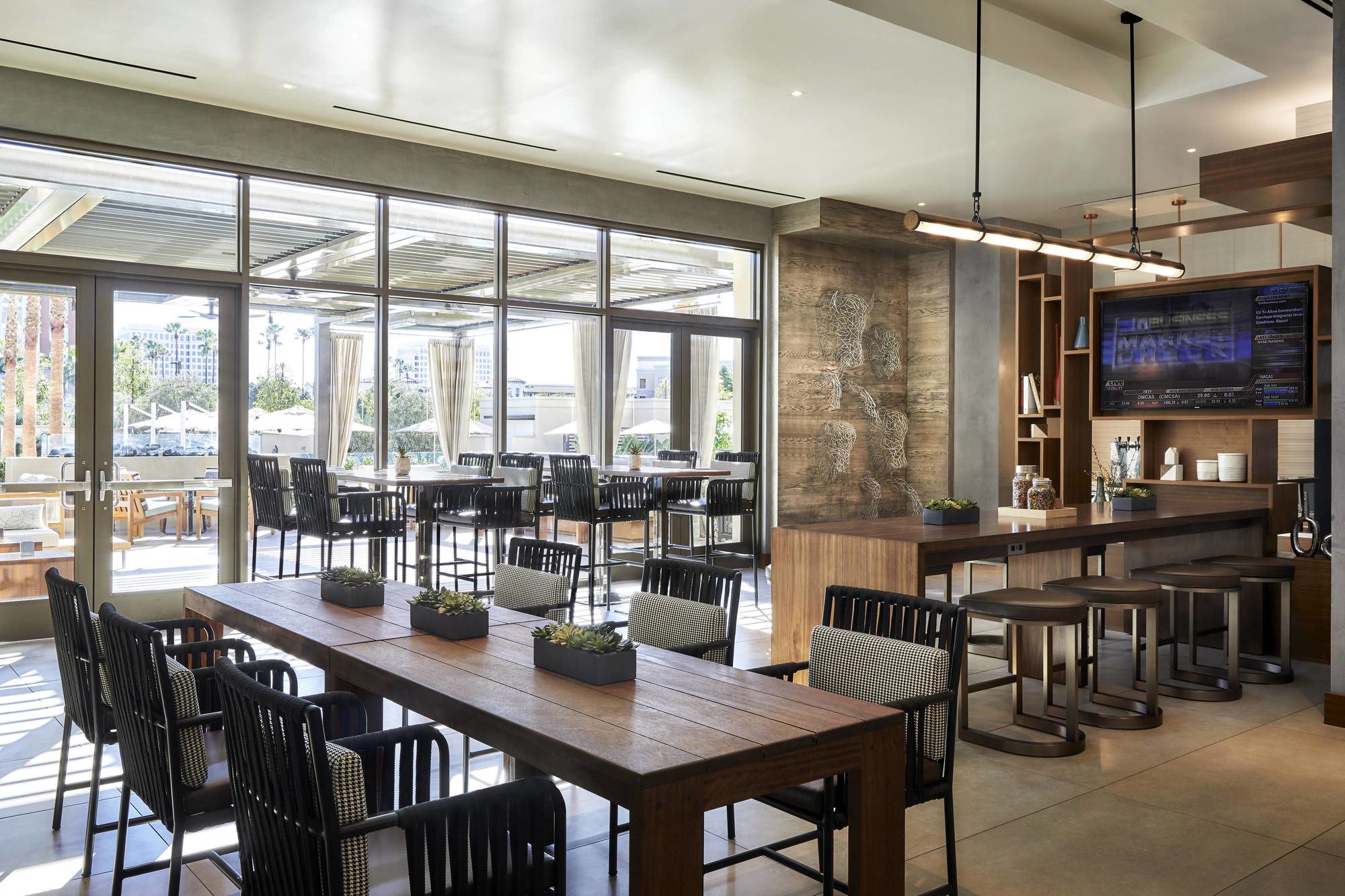 Фото Marriott Irvine Spectrum