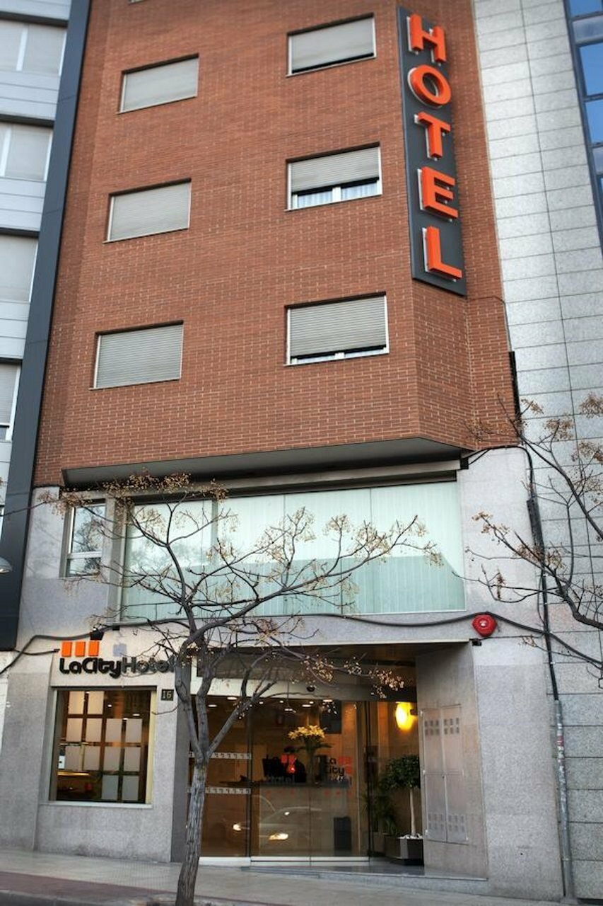 Фото отеля 1