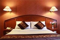 Фото Mega Matra Hotel