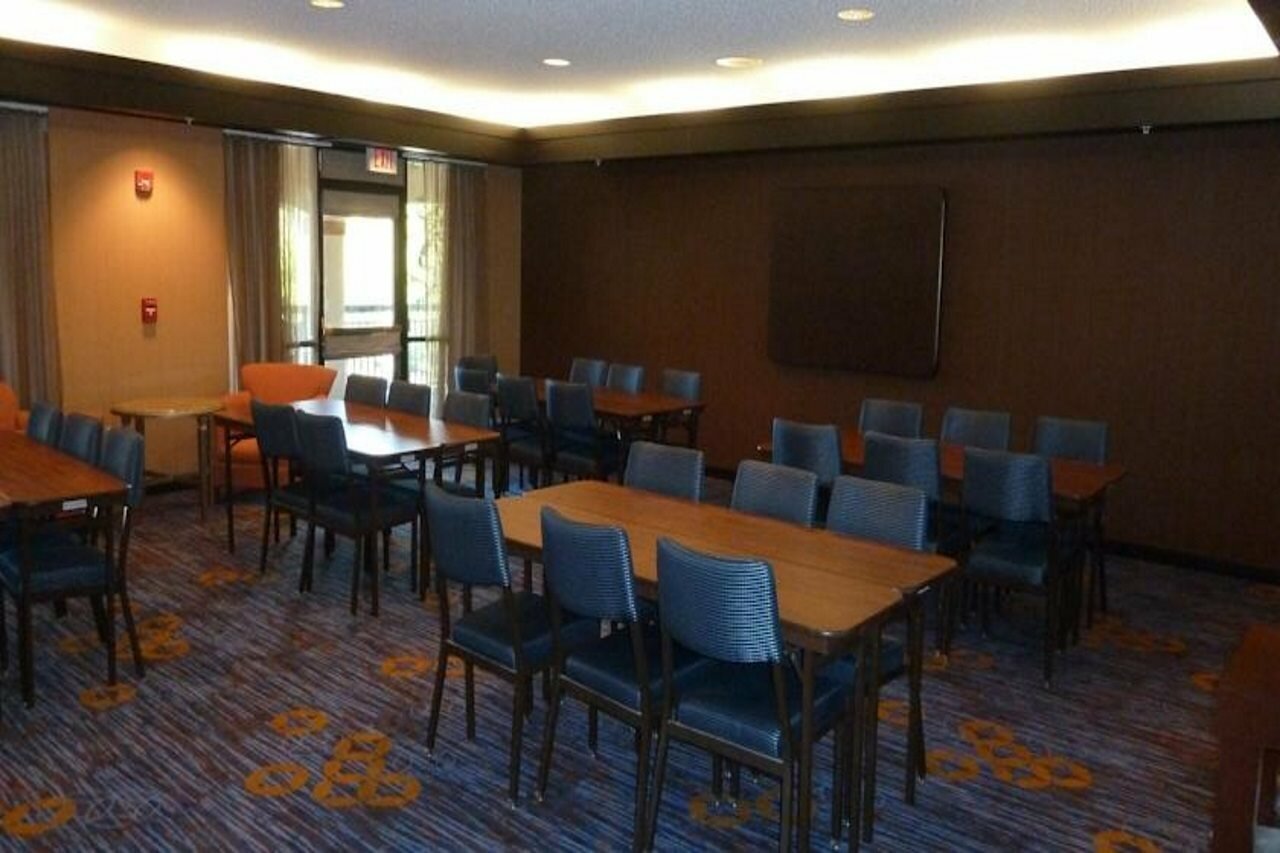 Фото Courtyard by Marriott Key West Waterfront