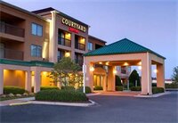 Фото Courtyard by Marriott Richmond Airport