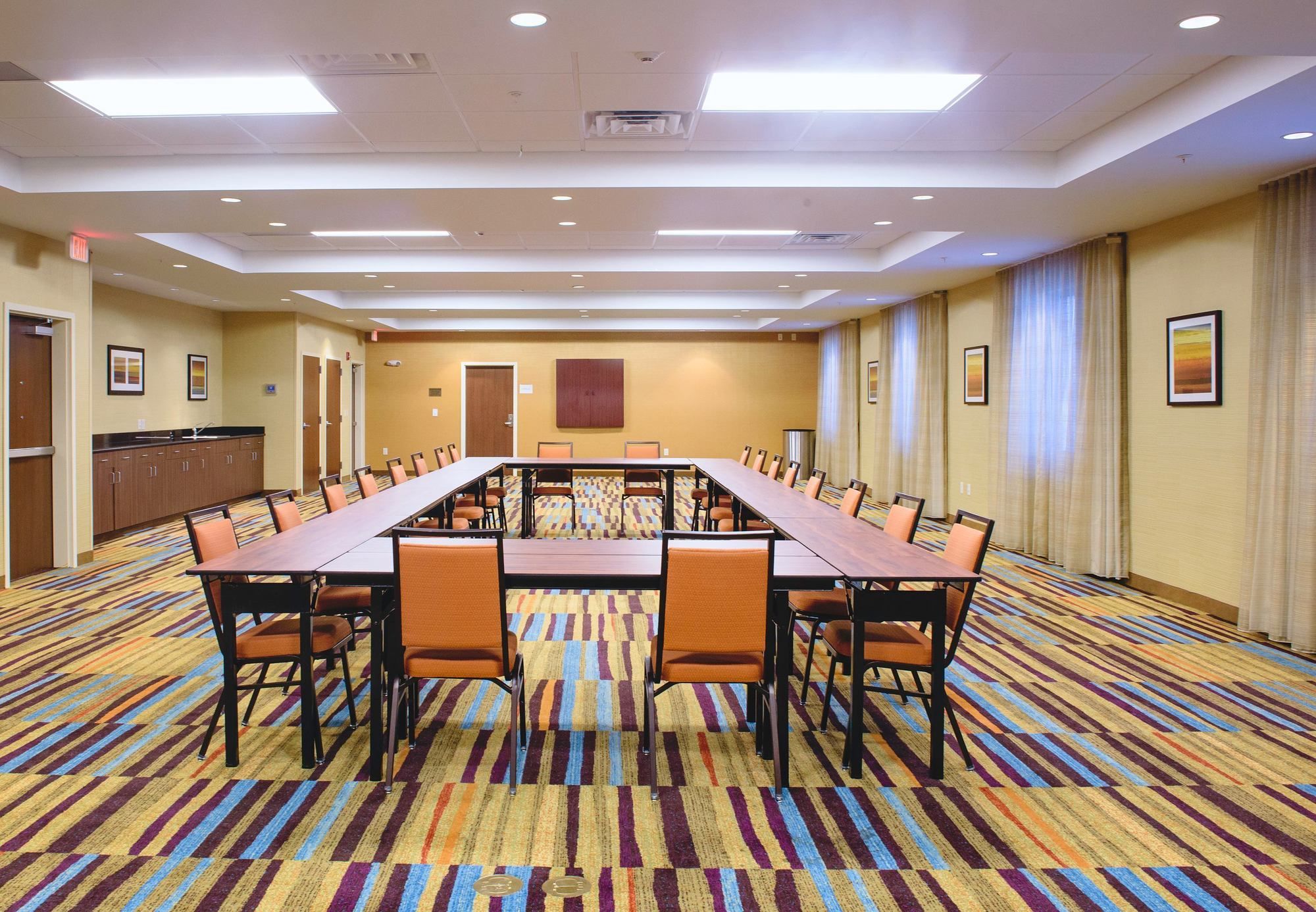 Фото Fairfield Inn & Suites Des Moines Urbandale