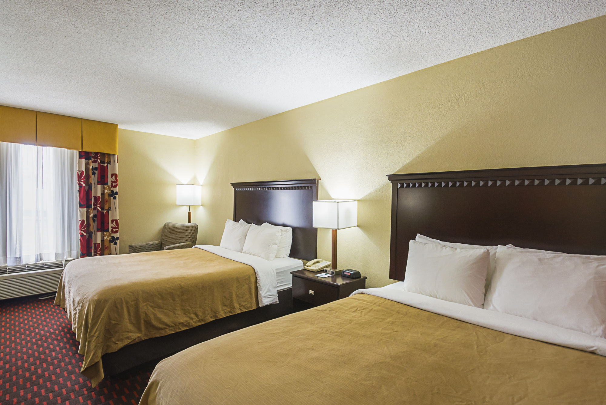 Фото Quality Inn & Suites