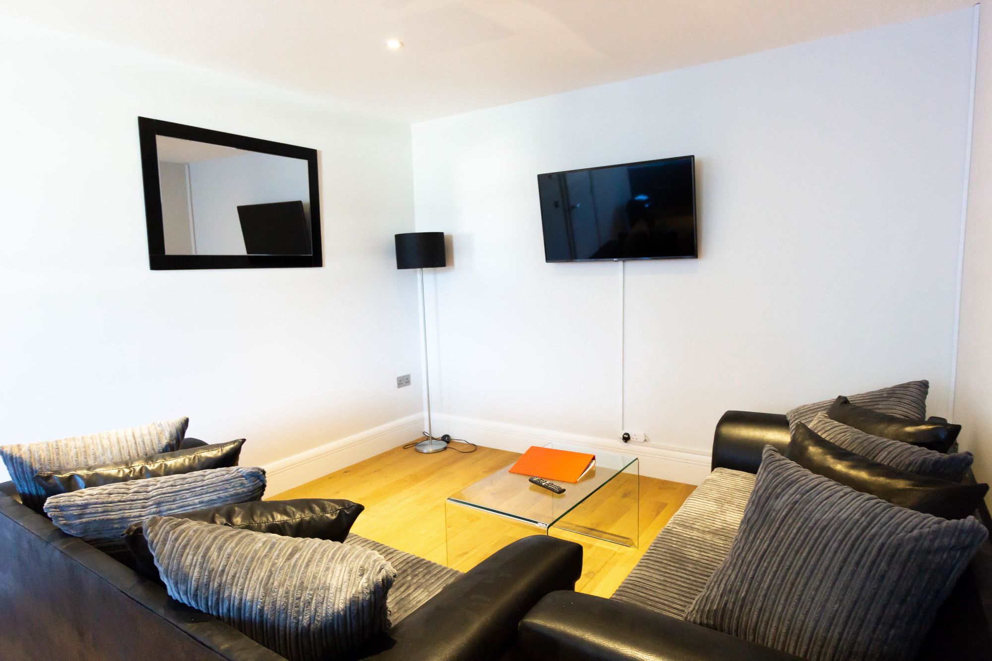 Фото Access Tower Hill