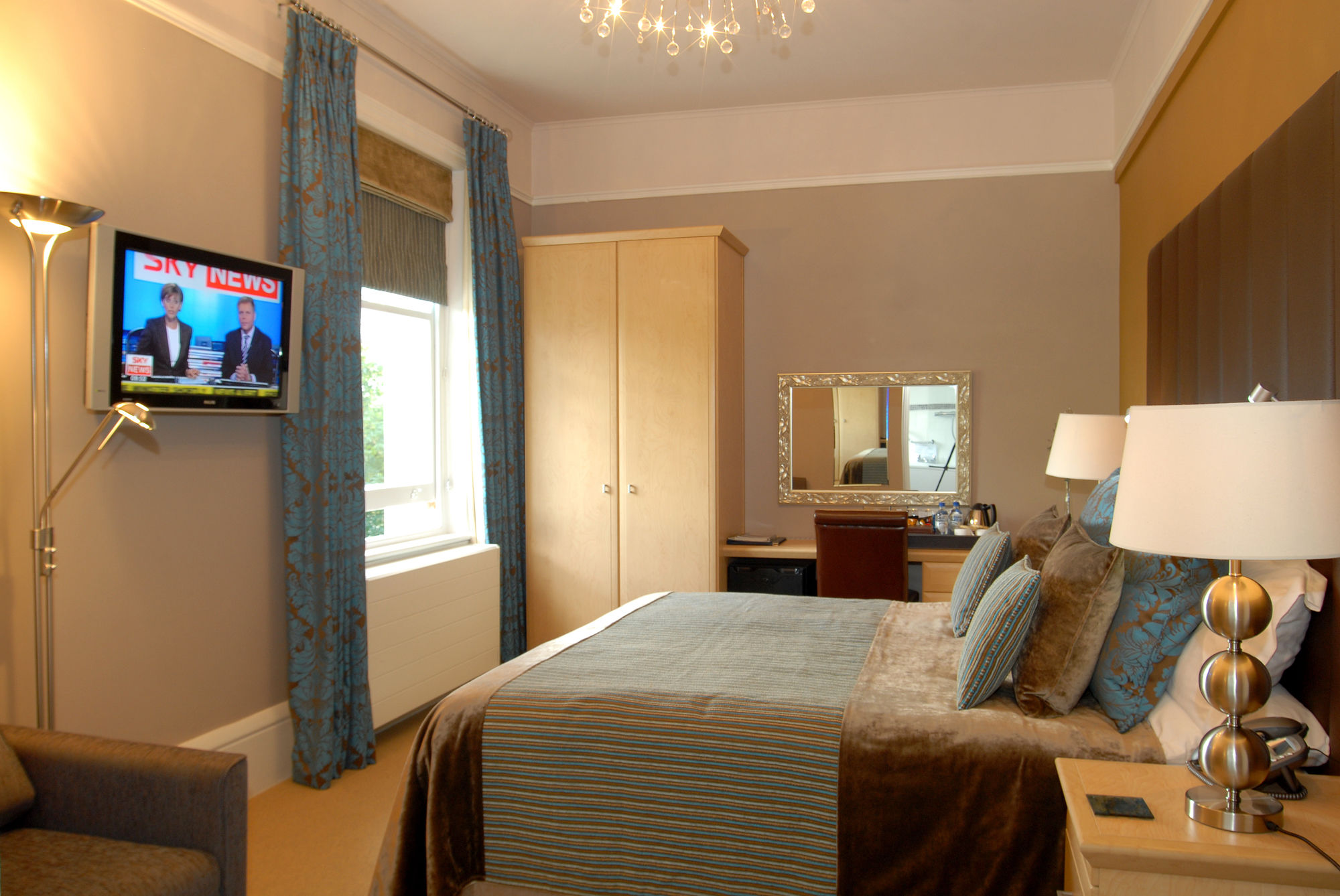 Фото Beaumont House