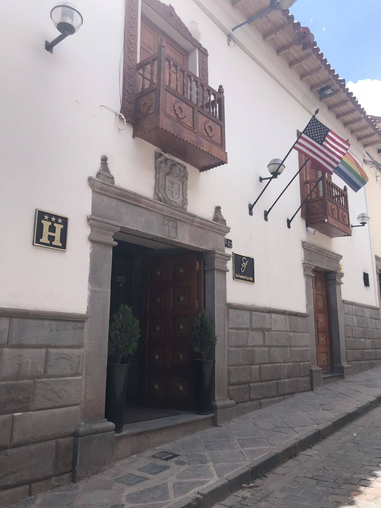 Фото отеля 1