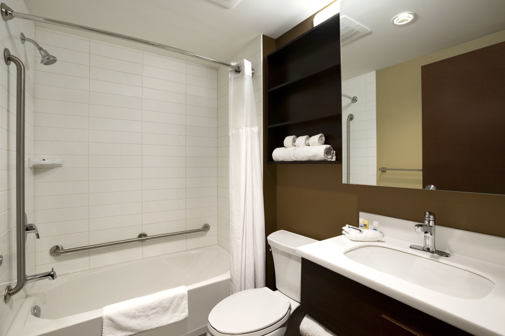 Фото Microtel Inn & Suites by Wyndham Lloydminster