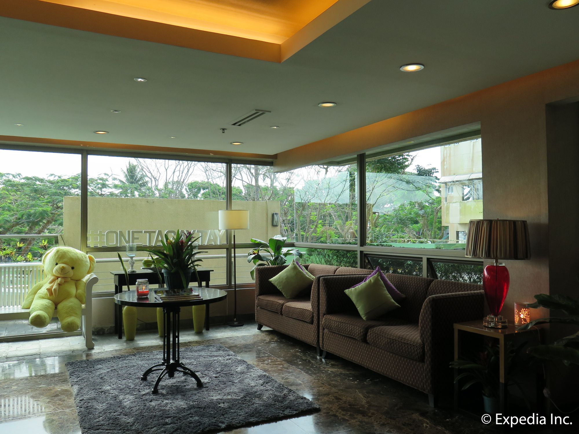 Фото One Tagaytay Place Jg Vacation Rentals