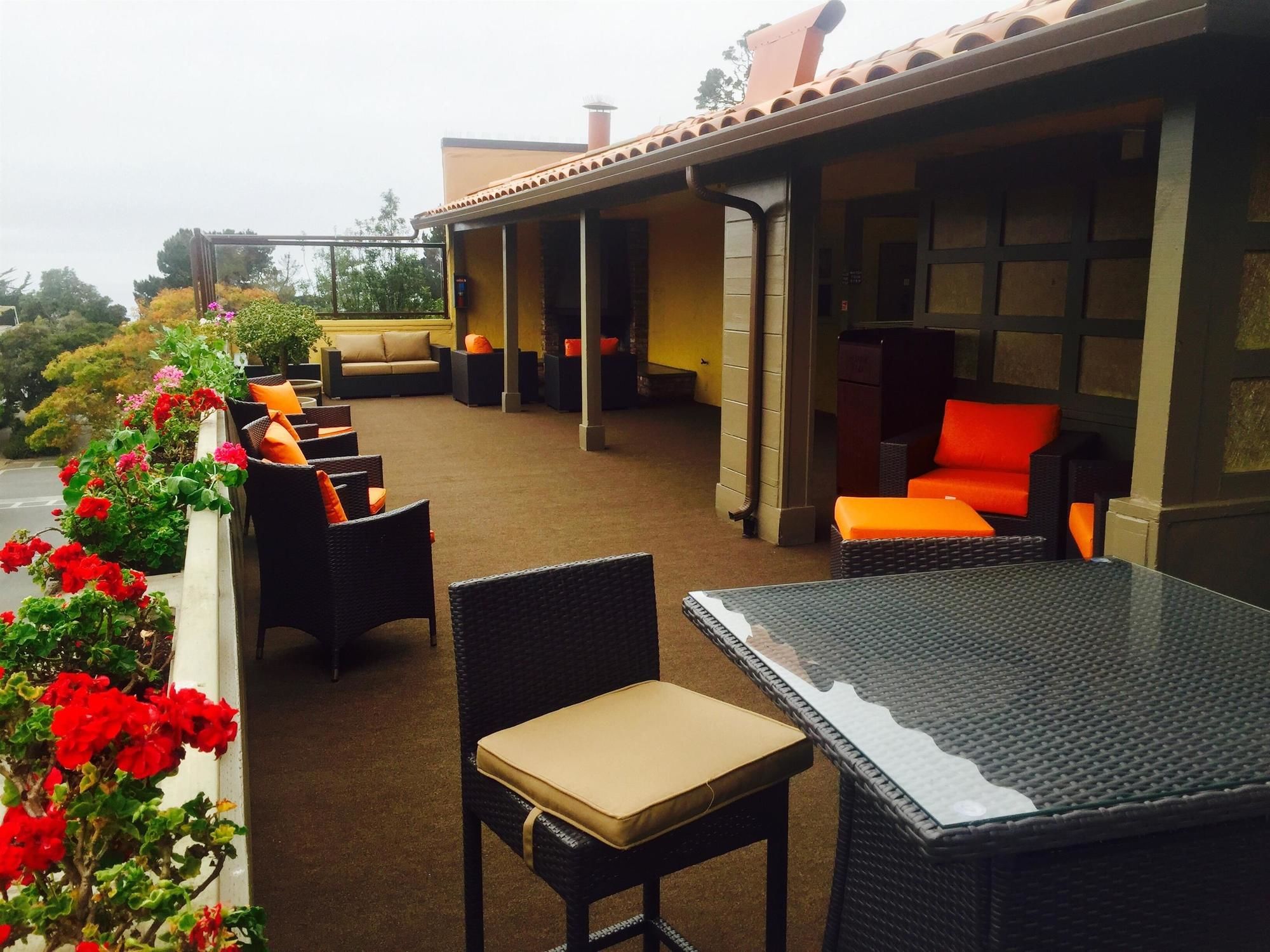 Фото Best Western Carmel's Town House Lodge