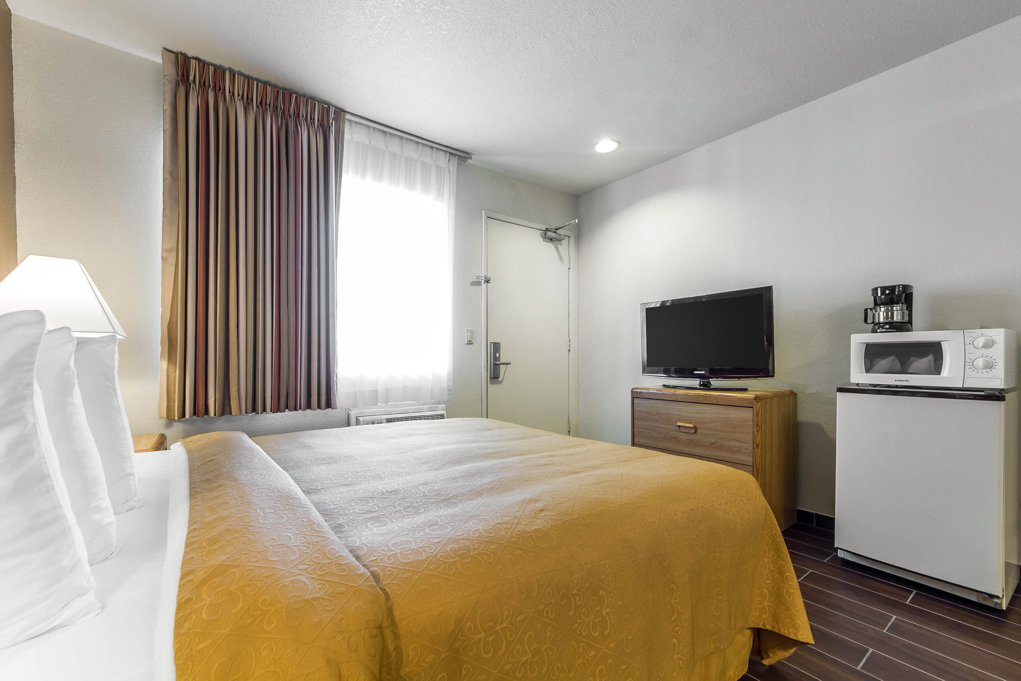 Фото Quality Inn Oakland Airport