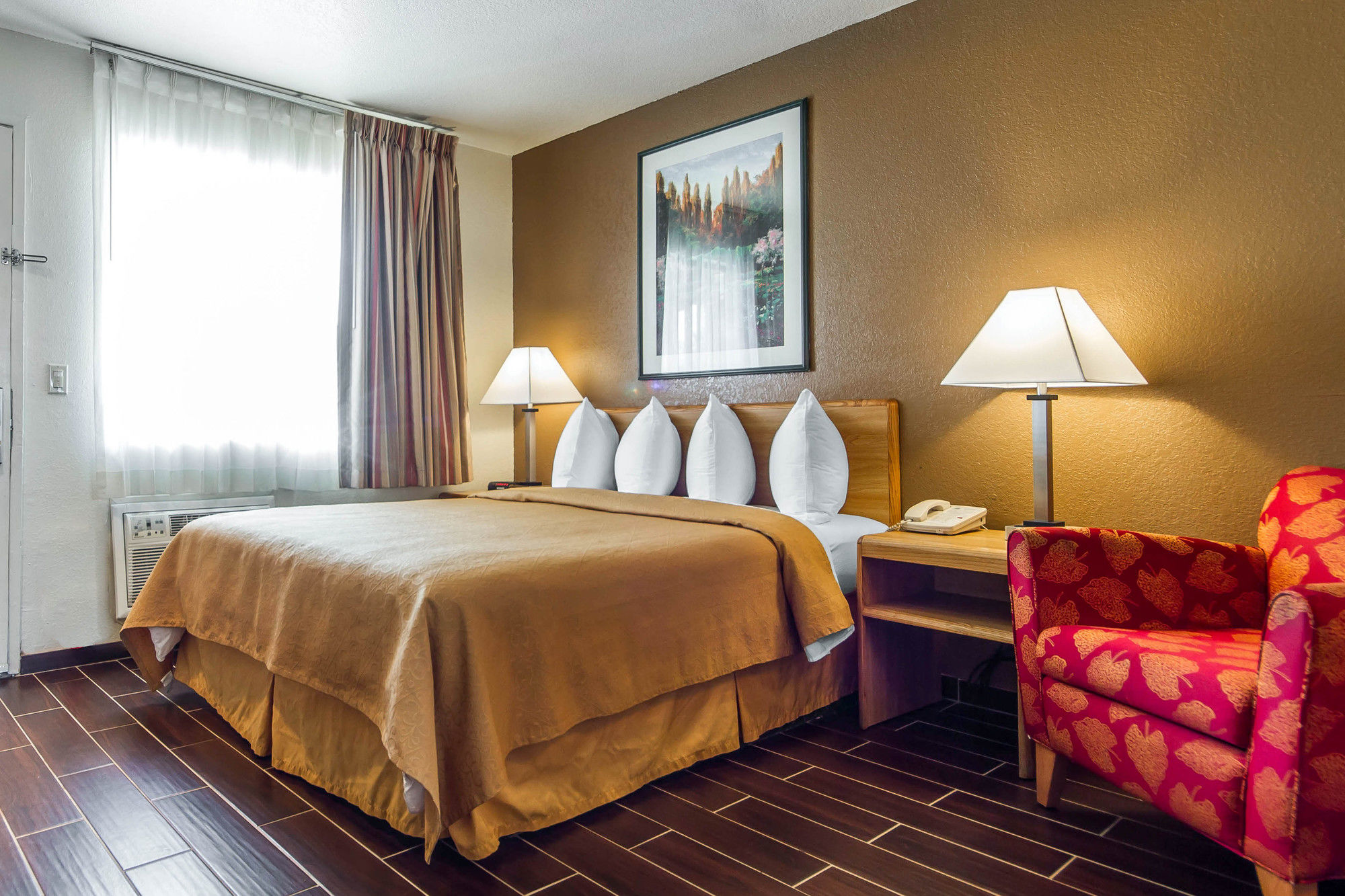 Фото Quality Inn Oakland Airport