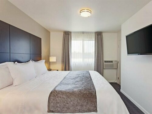 Внешний вид отеля Courtyard by Marriott Santa Barbara Downtown в Санта-Барбаре, фото 4