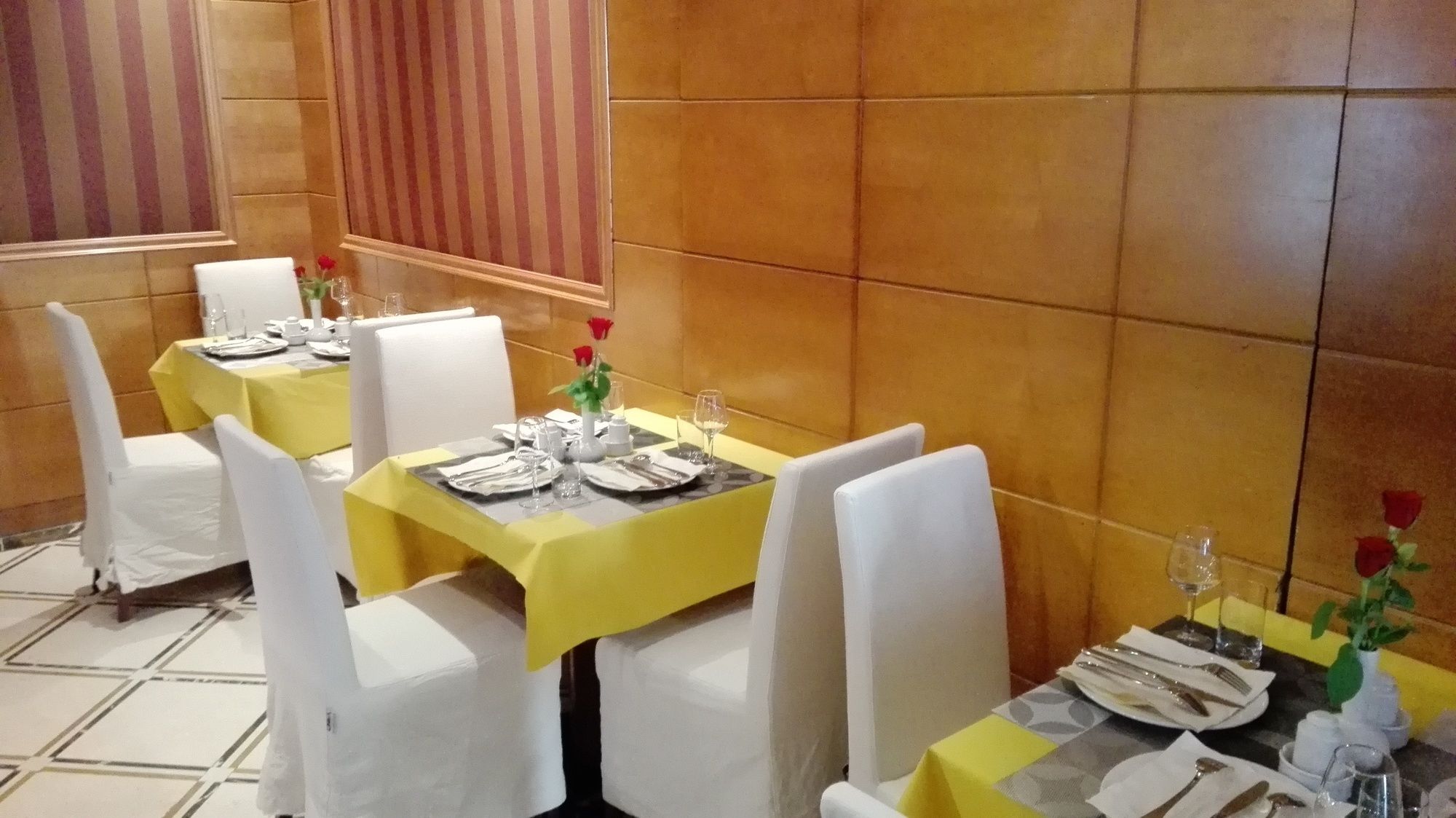 Фото Nour Al Thuria Hotel