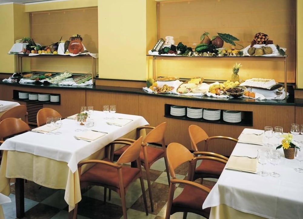 Фото Hotel Zenit Diplomatic