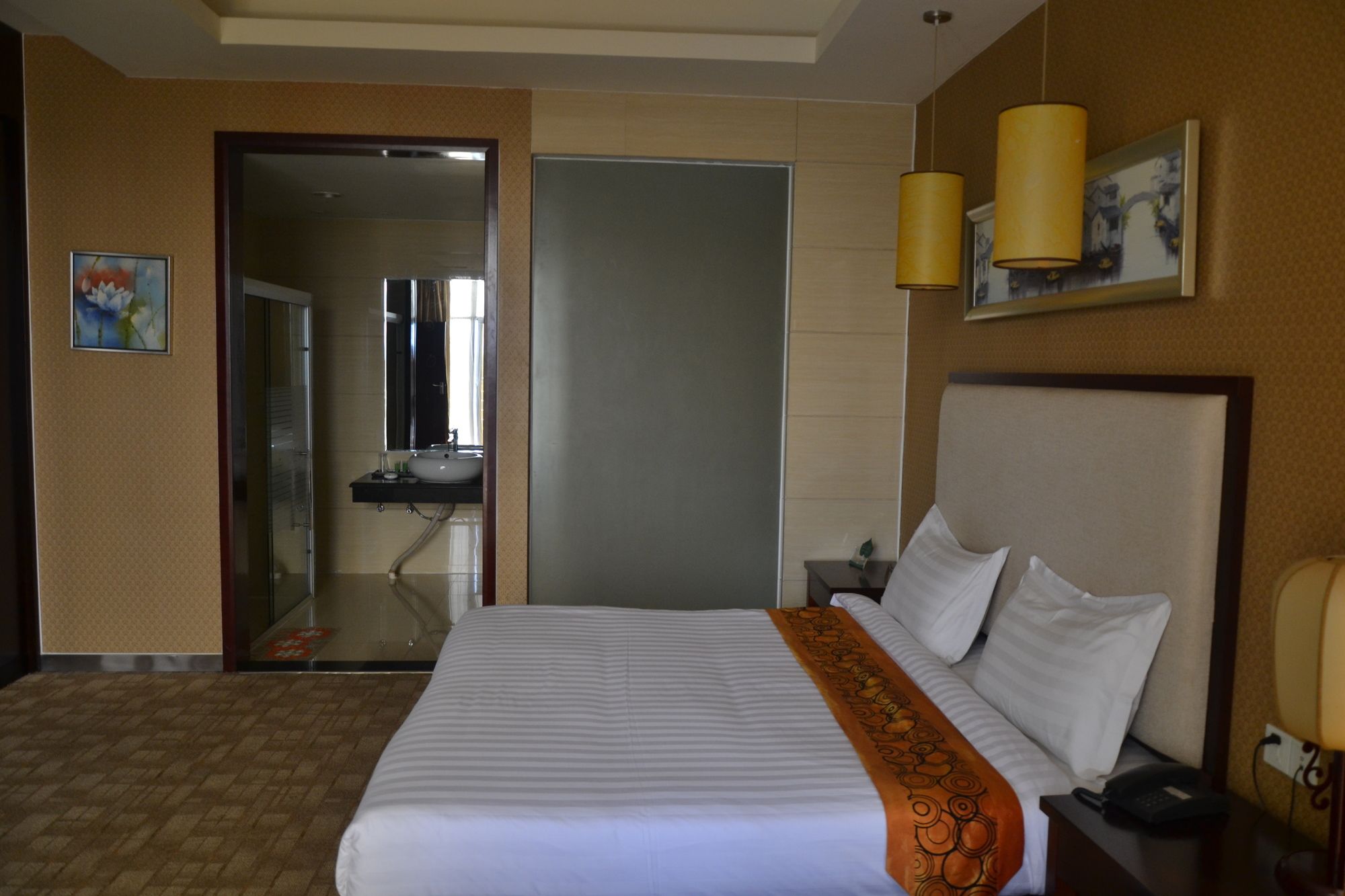 Фото Kololo Courts Hotel & Restaurant