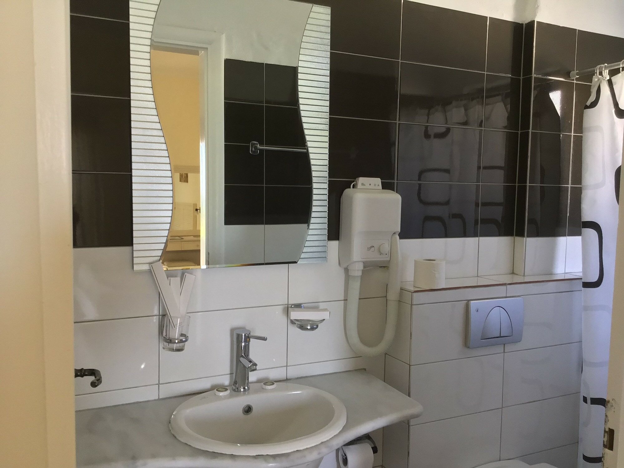 Фото Oasis Hotel