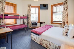 Гостиница The Cambridge Hotel