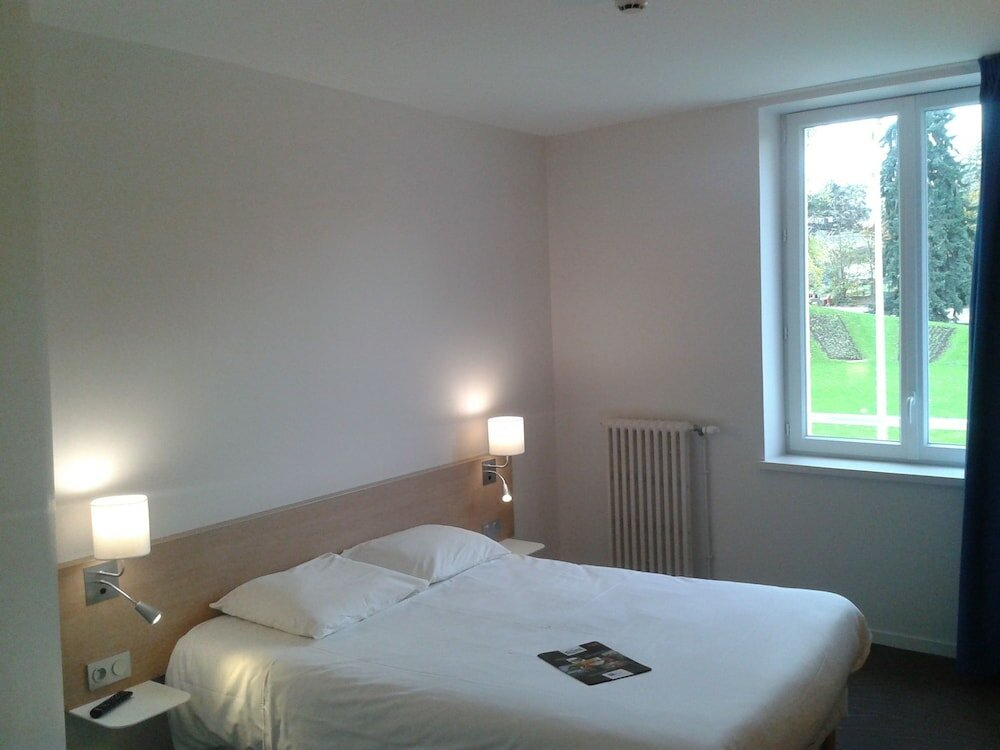 Фото Brit Hotel Mâcon Centre Gare