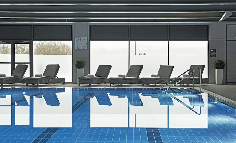 Фото Village Hotel Edinburgh