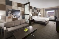 Фото Holiday Inn Express & Suites Oklahoma City Dwtn - Bricktown, an Ihg Hotel