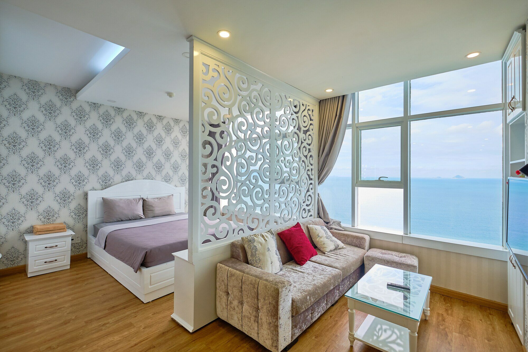 Фото Sunrise Ocean View Apartment