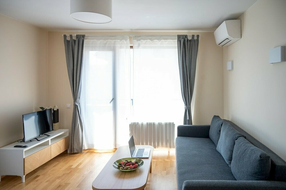Short-term housing rental Modern 1bdr Apartment in City Centre, Sofia, photo
