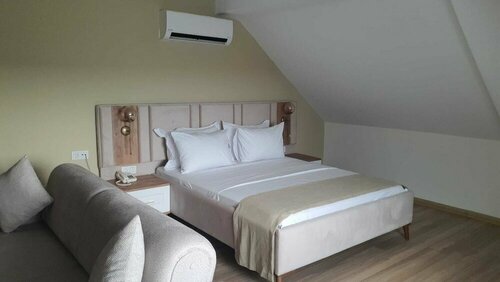 Гостиница Petra Port Hotel в Тузле