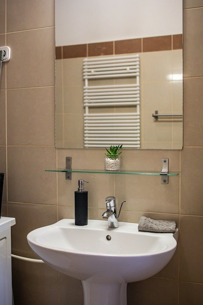 Фото Venus Apartments - Gozsdu Court III