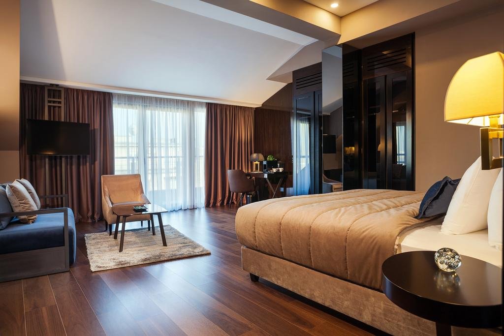 Фото Saint Ten Hotel